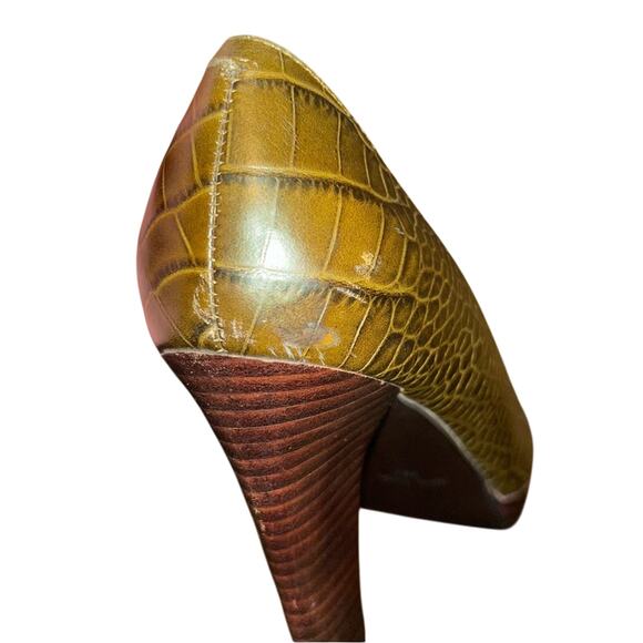 Nine West Women’s 7 1/2 Green Heels Dark Green Reptile Look Leather heel - Picture 5 of 10